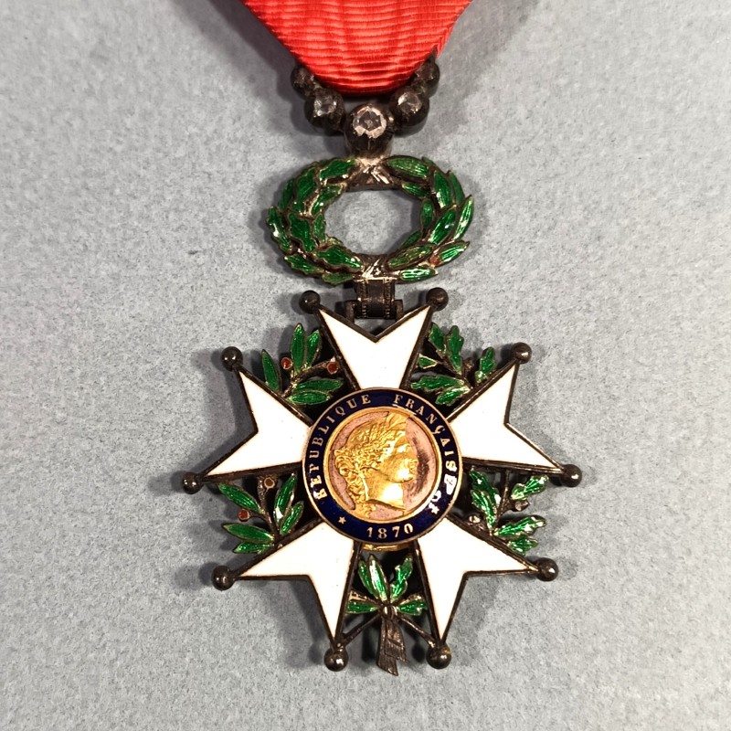 FRANCE MEDAILLE D'OFFICIER DE L'ORDRE DE LA LEGION D'HONNEUR 3 ème REPUBLIQUE EN ARGENT MODELE LUXE BOMBE BRILLANTS